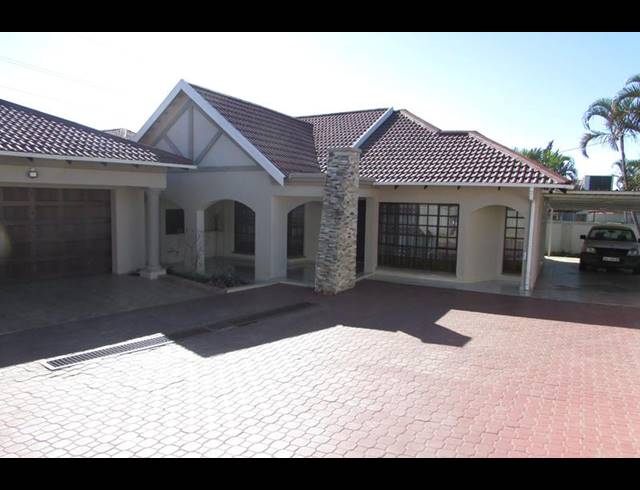 6 BEDROOM HOUSE FOR SALE IN WHITE RIVER EXT 18
